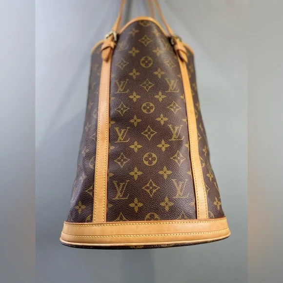 Louis Vuitton GM Monogram Canvas Vertical Bucket Bag with Tan Trim - Picture 3 of 11
